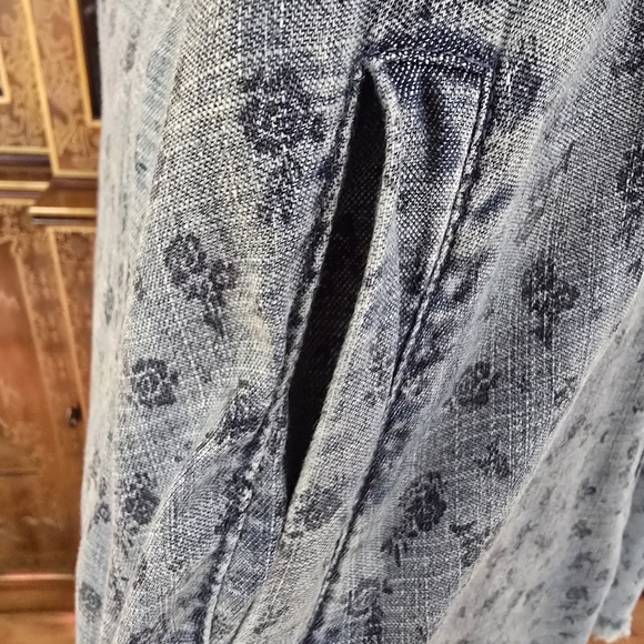 NWT Billy T Denim Floral Shirt Dress | Ditsy Print Floral Denim Button-Up Dress - Picture 3 of 5